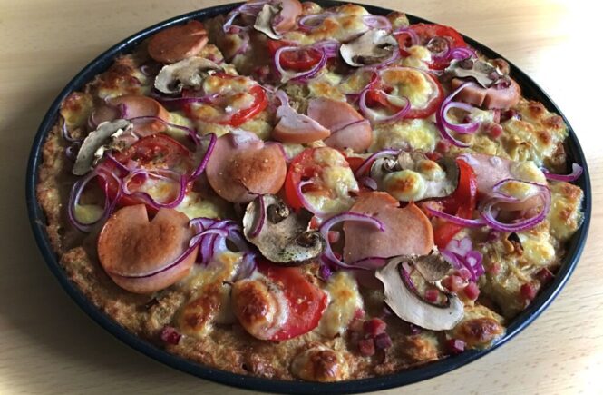 So eine Dibbelabbes Pizza benötigt natürlich auch saarländische Zutaten wie Lyoner