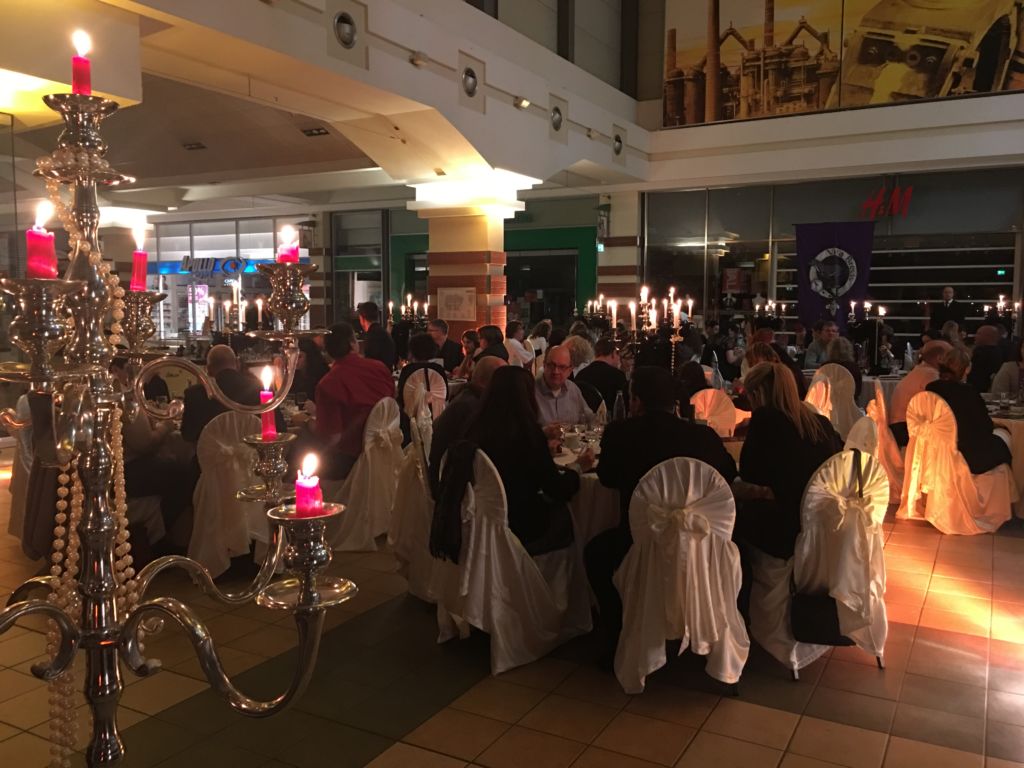 Dinner Krimi Krimi Dinner Andre mampft